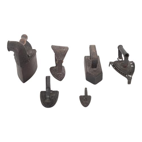 PLANCHAS LOTE CINCO PLANCHAS DE HIERRO COLADO S. XIX