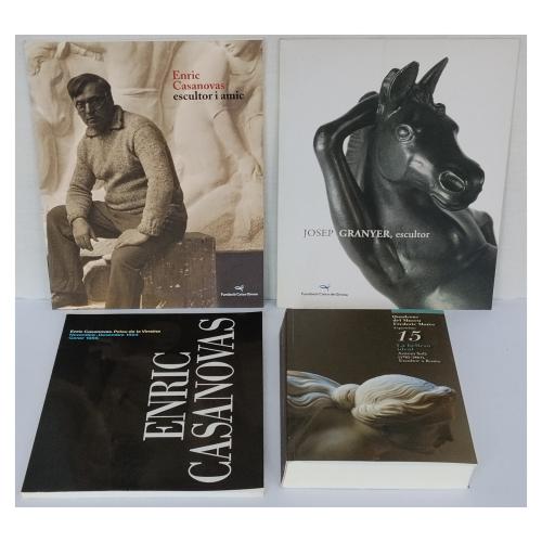 CUATRO LIBROS-CATÁLOGO SOBRE ESCULTURA CATALANA