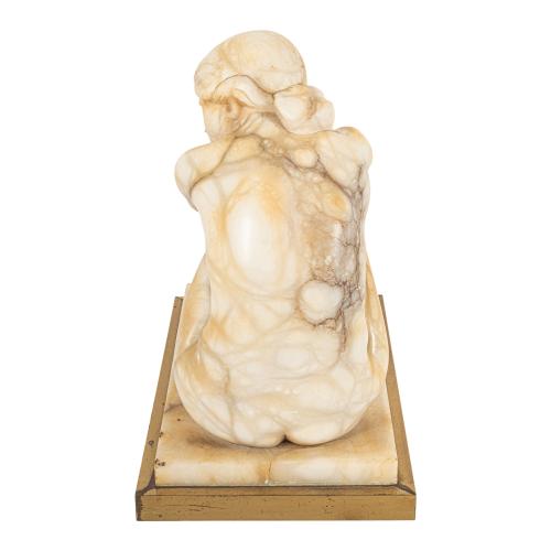 FIGURA EN MARMOL BLANCO DEL PRIMER TERCIO DE SIGLO XX