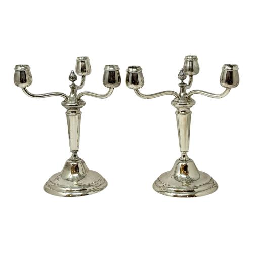 PAREJA DE CANDELABROS DEL PRIMER TERCIO DE S. XX