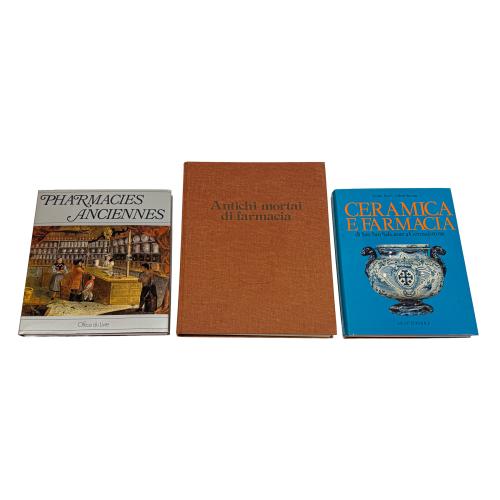 TRES LIBROS DE FARMÁCIAS