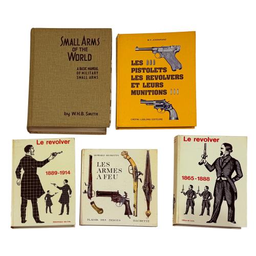 CINCO LIBROS SOBRE ARMAS