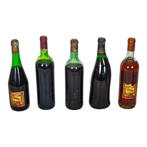 CONJUNTO DE CINCO BOTELLAS DE VINO