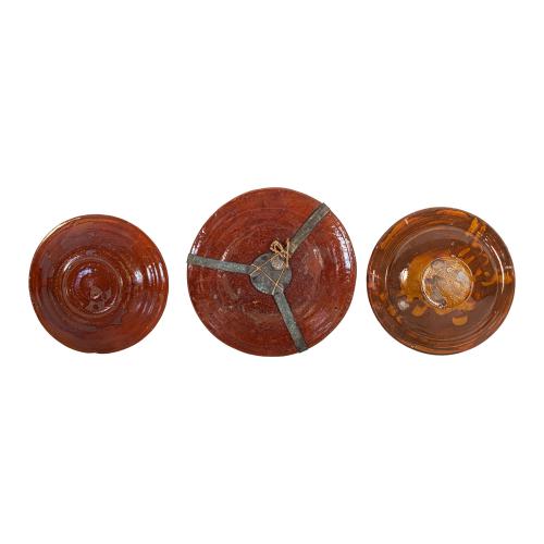 TRES PLATOS DE CERÁMICA POPULAR DE MATARÓ DEL S.XIX