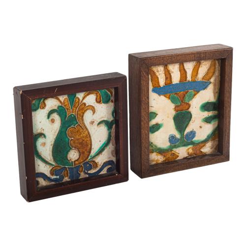 DOS BALDOSAS DE CERÁMICA DE ARISTAS DEL S.XVII