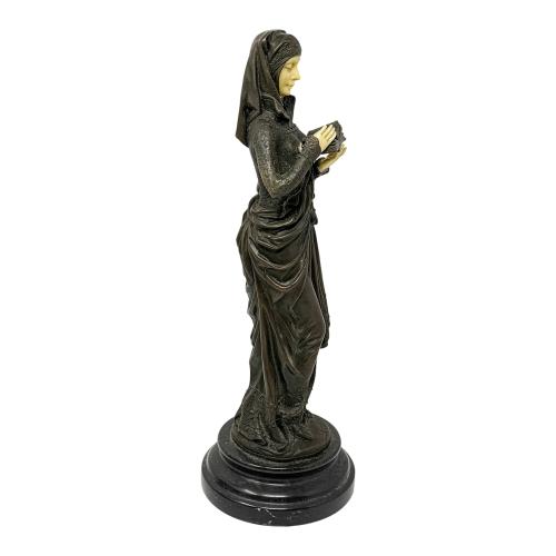 FIGURA DE MEDIADOS DEL S.XX