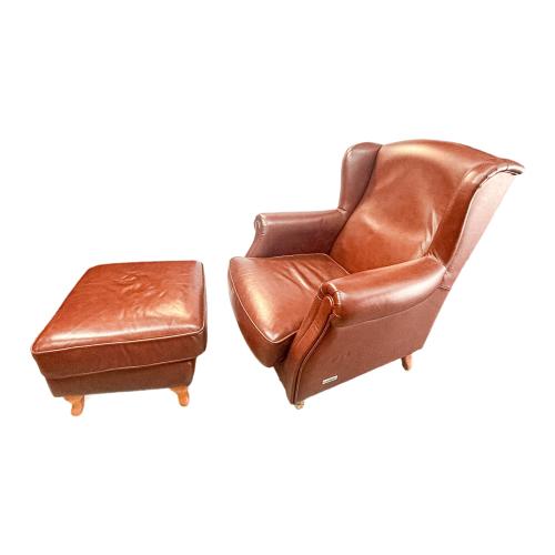 PAREJA DE SILLONES OREJEROS Y PUFF