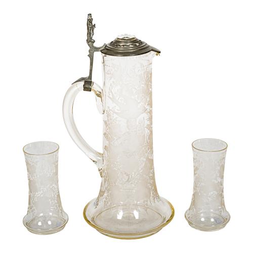 CONJUNTO DE JARRA Y DOS VASOS DE FINALES DEL S.XIX