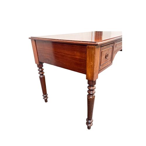 MESA DE DESPACHO ISABELINA DEL ÚLTIMO TERCIO S. XIX