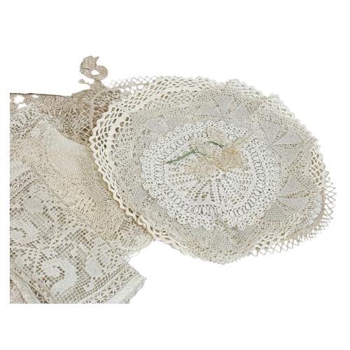 CONJUNTO DE PIEZAS DE GANCHILLO Y ENCAJE
