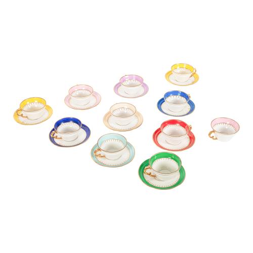 CONJUNTO DE TAZAS Y PLATOS SEGUNDO TERCIO DEL SIGLO XX