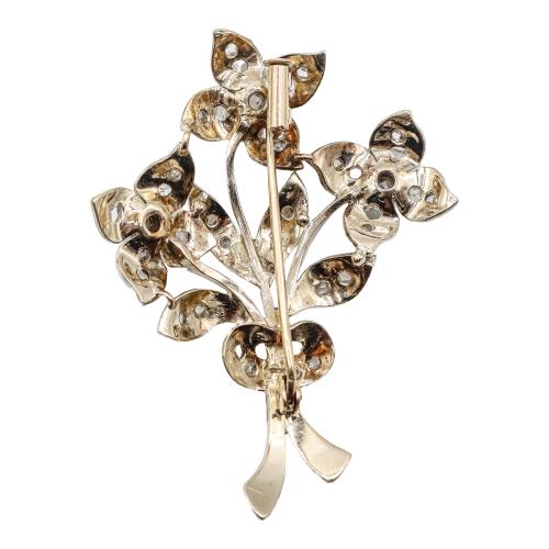 BROCHE FLORAL CON DIAMANTES