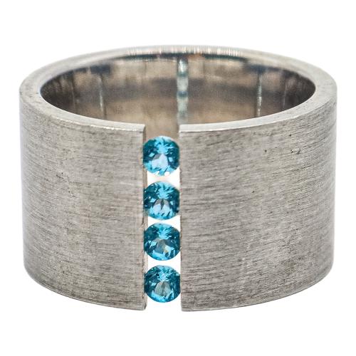 ANILLO ANCHO CON CIRCONITAS AZULES