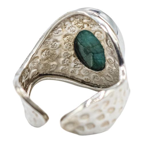 ANILLO CON RAÍZ DE ESMERALDA