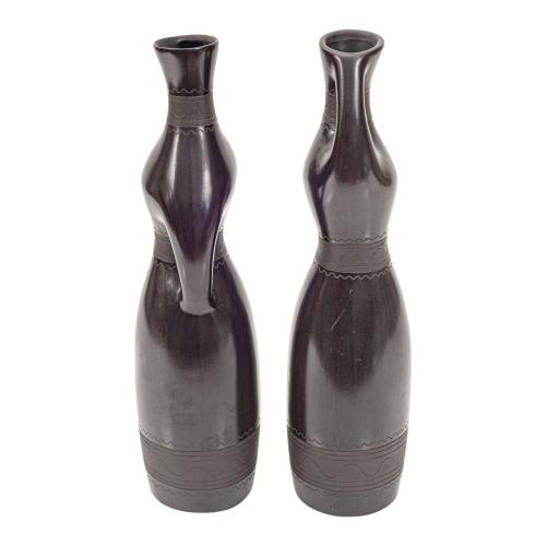 PAREJA DE JARRONES EN CERÁMICA DEL ÚLTIMO TERCIO DEL S.XX