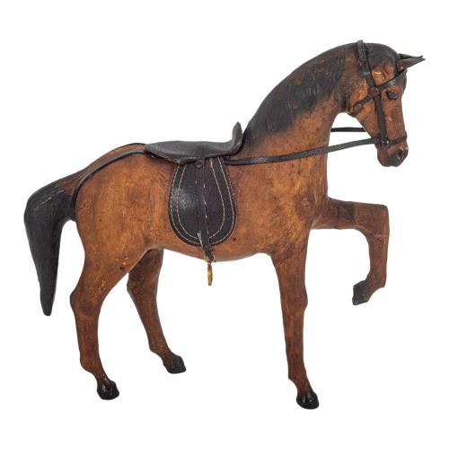 CABALLO CON MONTURA DEL ÚLTIMO CUARTO DEL S.XX