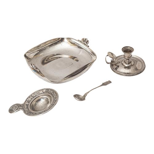 CONJUNTO DE PIEZAS EN PLATA DE MEDIADOS DEL S.XX