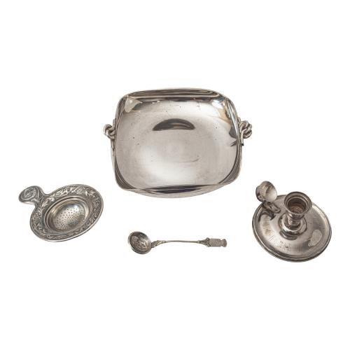CONJUNTO DE PIEZAS EN PLATA DE MEDIADOS DEL S.XX