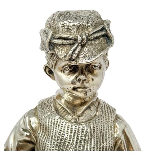 FIGURA CON PATÍNA DE PLATA DEL ÚLTIMO CUARTO S. XX