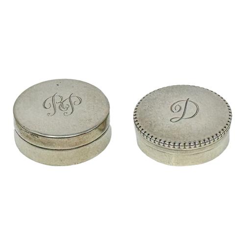 DOS CAJITAS PASTILLERO EN PLATA DE MEDIADOS DE S. XX