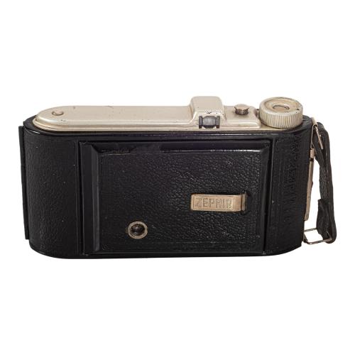 LOTE DE TRES CÁMARAS FOTOGRÁFICAS DE LA PRIMERA MITAD S. XX