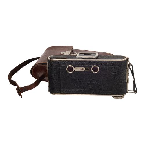 LOTE DE TRES CÁMARAS FOTOGRÁFICAS DE LA PRIMERA MITAD S. XX