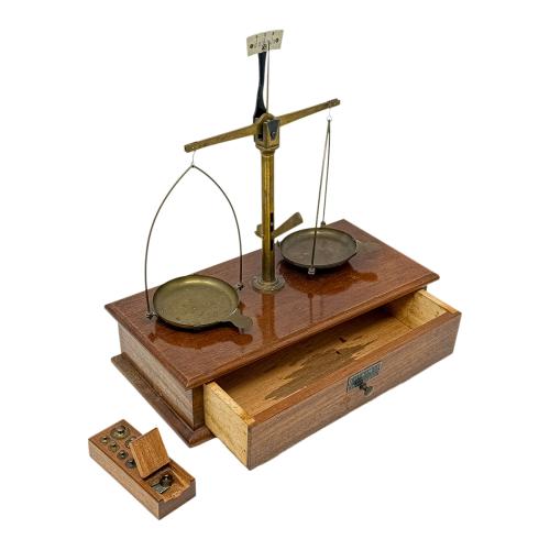 BALANZAS DE PRECISICIÓN DEL PRIMER TERCIO S.XX