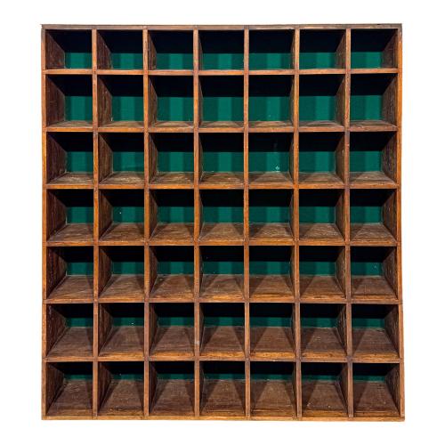 MUEBLE EXPOSITOR DEL ÚLTIMO CUARTO DEL S.XX