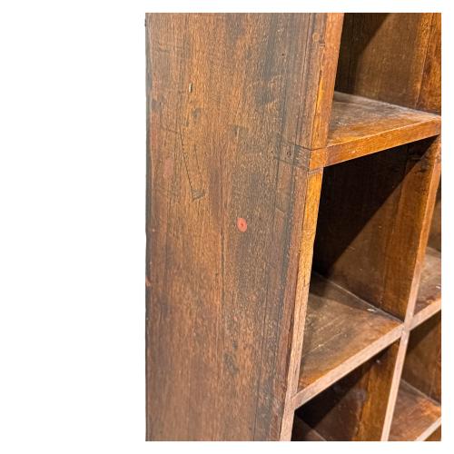 MUEBLE EXPOSITOR DEL ÚLTIMO CUARTO DEL S.XX