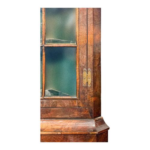 PEQUEÑO MUEBLE INGLÉS RINCONERO DEL SIGLO XIX