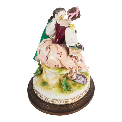 GRAN FIGURA DE PORCELANA ALEMANA VOLKSTEDT, AÑOS 40-50