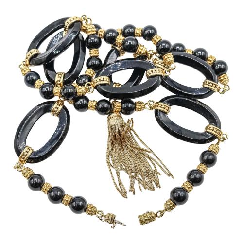 COLLAR LARGO DE ÓNIX Y ORO