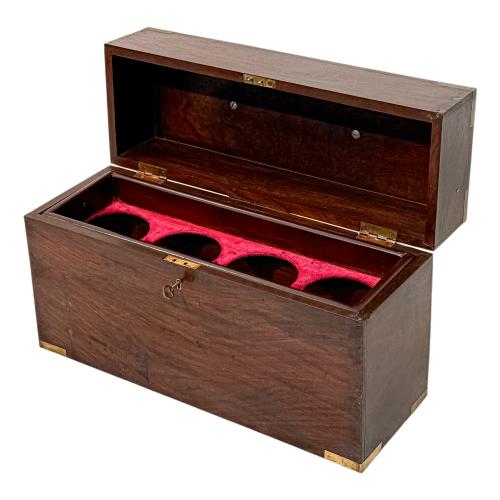CAJA MALETÍN BOTELLERO DEL SEGUNDO TERCIO DEL S.XX