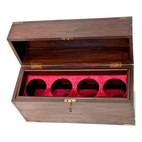 CAJA MALETÍN BOTELLERO DEL SEGUNDO TERCIO DEL S.XX