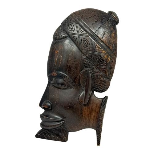 TALLA AFRICANA DEL ÚLTIMO CUARTO DE SIGLO XX