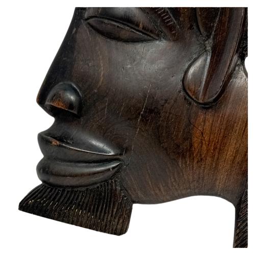 TALLA AFRICANA DEL ÚLTIMO CUARTO DE SIGLO XX