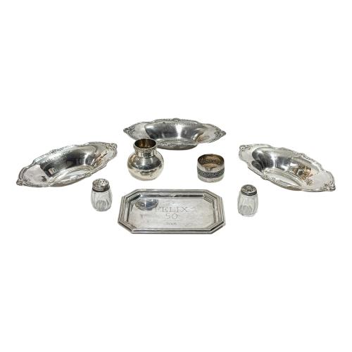CONJUNTO DE PIEZAS VARIADAS DE PLATA DE MEDIADOS DE SIGLO XX