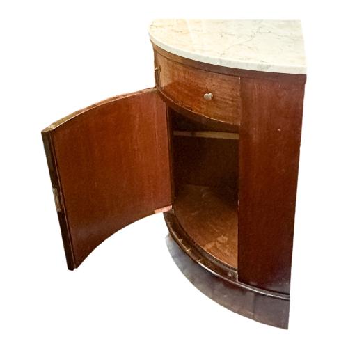 MUEBLE ESQUINERO DEL ÚLTIMO CUARTO DE SIGLO XIX