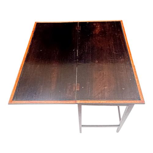 MESA DE JUEGO DEL ÚLTIMO TERCIO DE SIGLO XIX