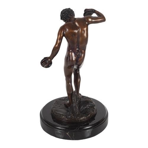 FIGURA DE FAUNO DANZANDO CON PLATILLOS