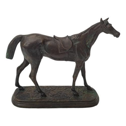 FIGURA DE CABALLO DE PRIMER CUARTO DE S. XX