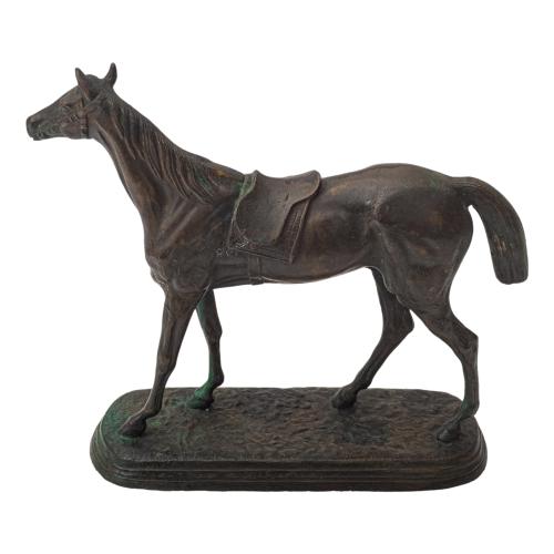 FIGURA DE CABALLO DE PRIMER CUARTO DE S. XX