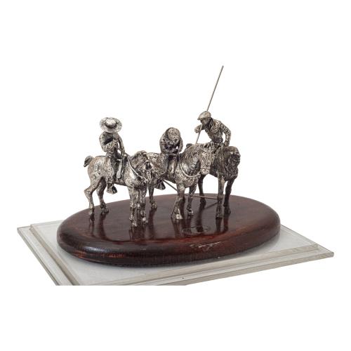 TRES FIGURAS DE PLATA DEL ÚLTIMO TERCIO DE SIGLO XX