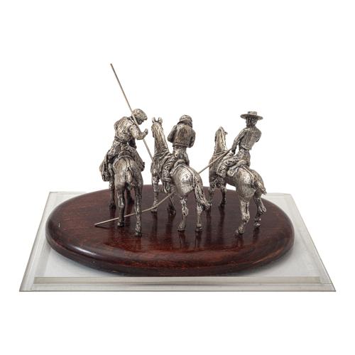 TRES FIGURAS DE PLATA DEL ÚLTIMO TERCIO DE SIGLO XX