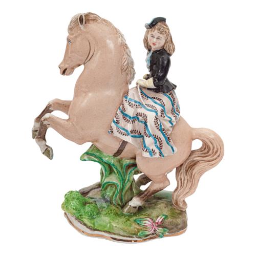 FIGURA DE PORCELANA ESPAÑOLA DE MEDIADOS DE S. XX