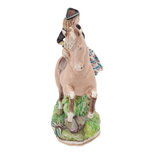 FIGURA DE PORCELANA ESPAÑOLA DE MEDIADOS DE S. XX