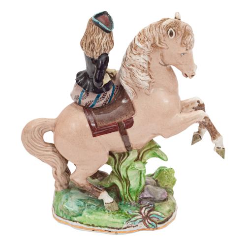 FIGURA DE PORCELANA ESPAÑOLA DE MEDIADOS DE S. XX