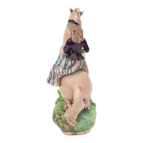 FIGURA DE PORCELANA ESPAÑOLA DE MEDIADOS DE S. XX