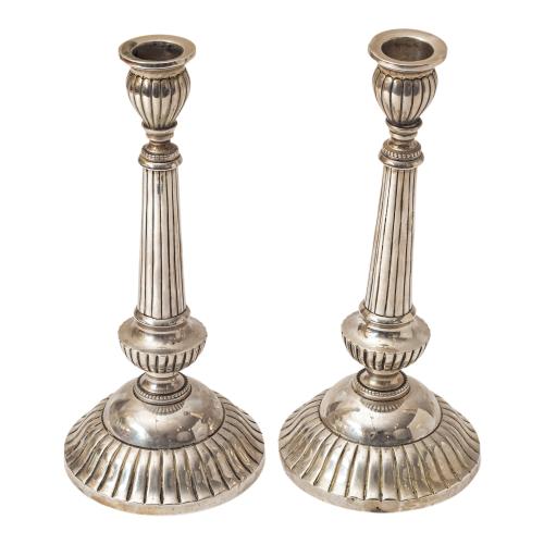 PAREJA DE CANDELEROS DE PLATA DE MEDIADOS DE S. XX