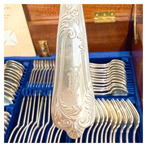 CUBERTERIA  DE PLATA DE MEDIADOS DE SIGLO XX